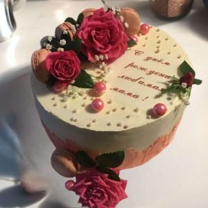 Rose & Macaron Delight Cake