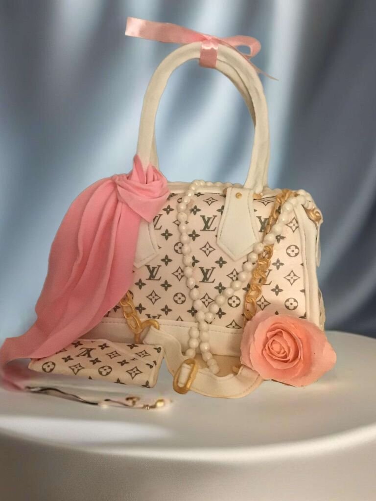 Elegant Designer Handbag Cake - Image 2